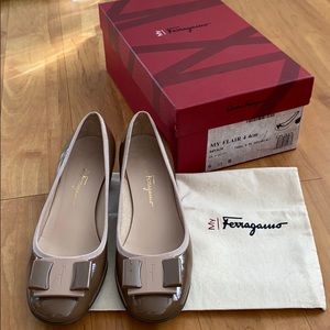 salvatore ferragamo my flair patent pumps